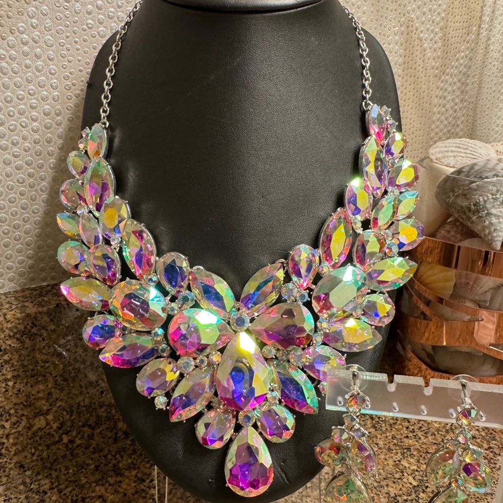 Elegant  ‎ Massive Multicolor Crystal Statement Necklace